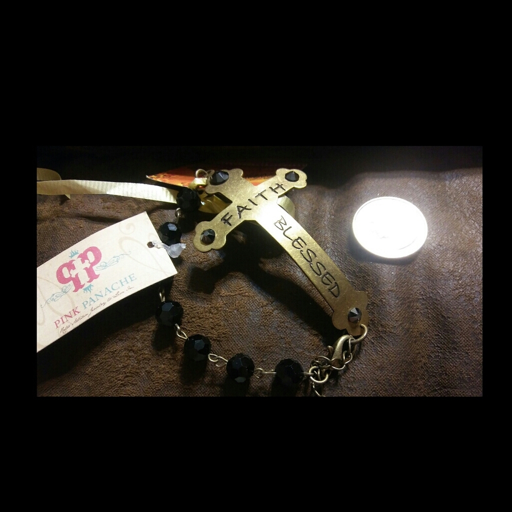 🌟Pink Panache Cross Bracelet🌟